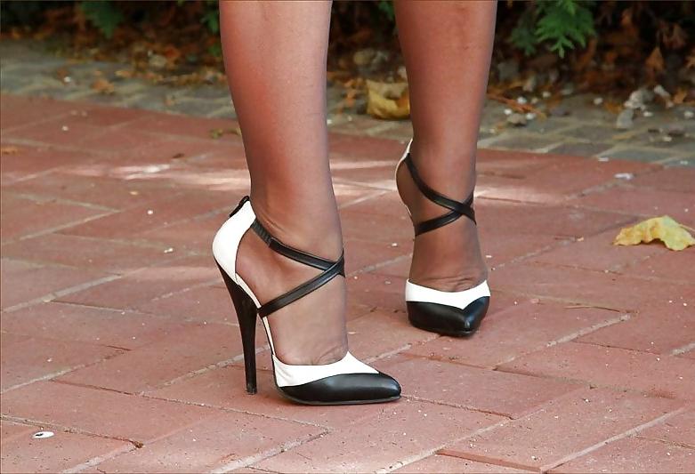 24P Lady B Super Fetish Heels