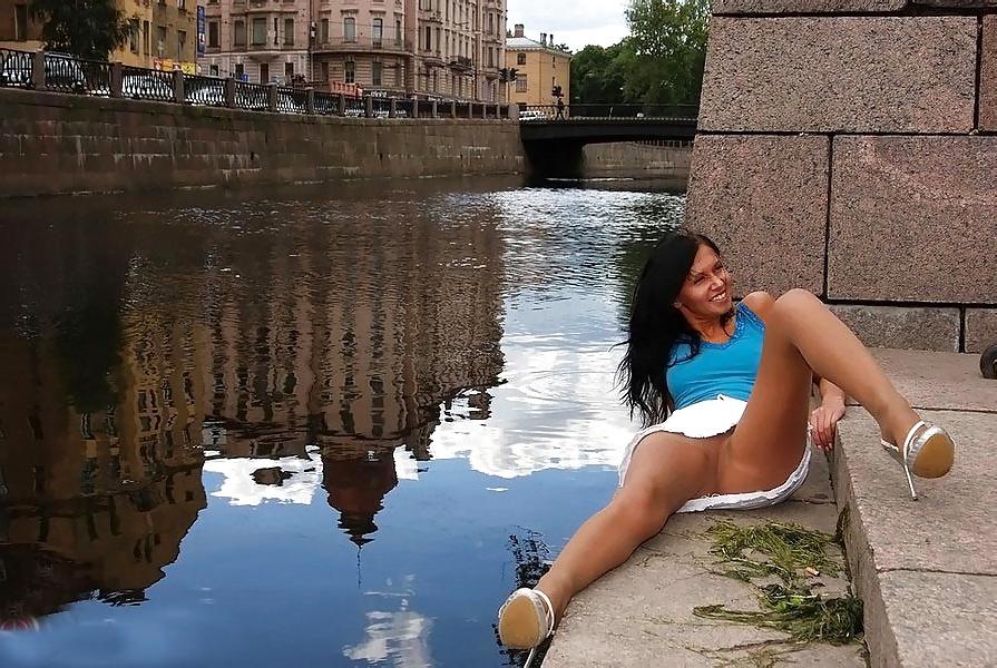 20P Pantyhose Outside