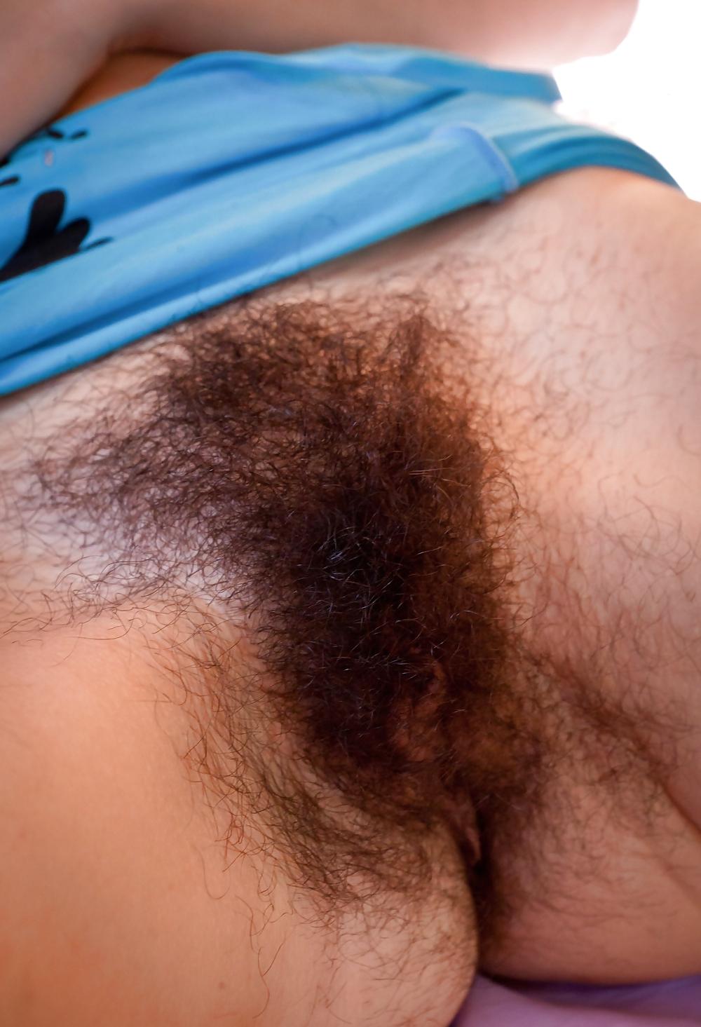25P From the Moshe Files: Fresh Pussy Hirsute