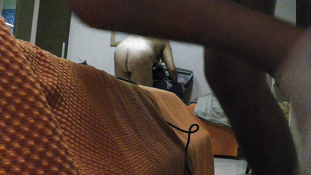 7P Ex in albergo..con culo in mostra