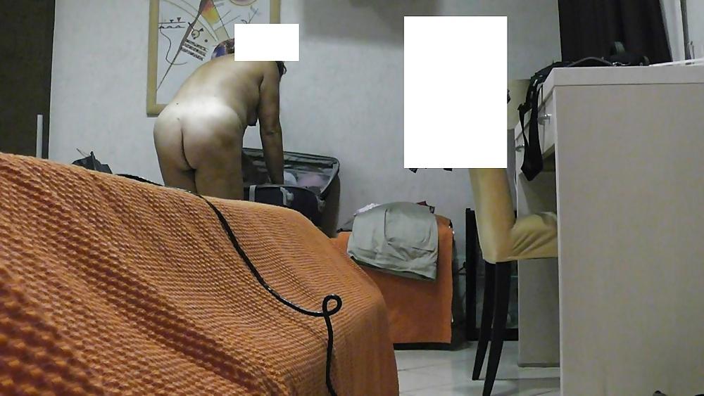 7P Ex in albergo..con culo in mostra