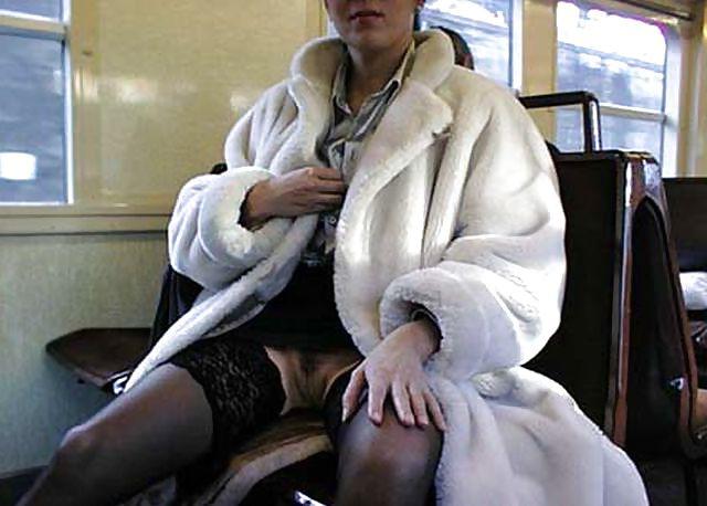 25P Upskirt On The Train