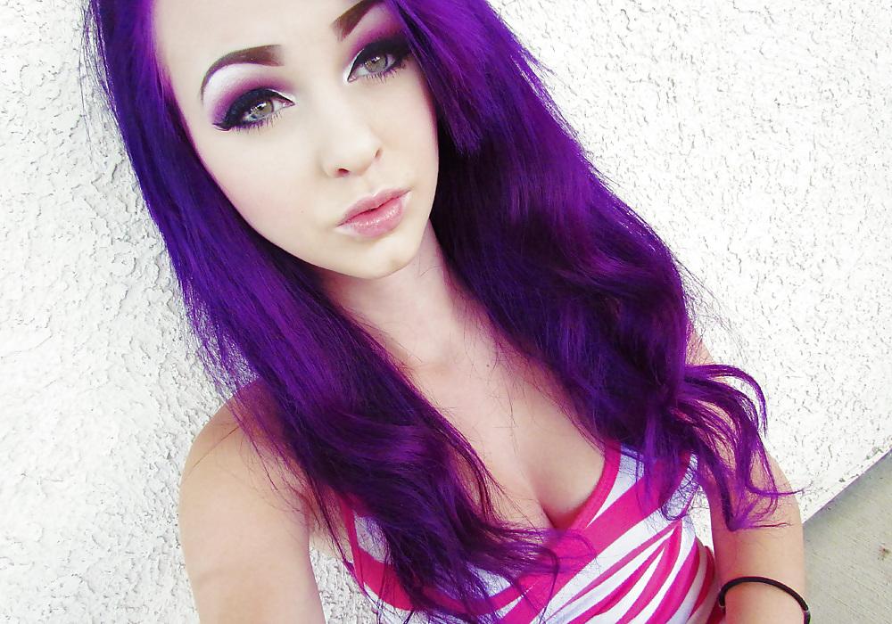 22P Dyed Hair Girls