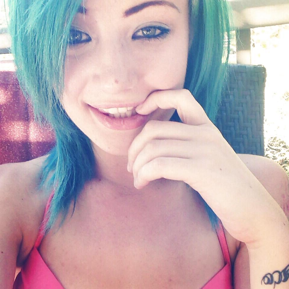 22P Dyed Hair Girls