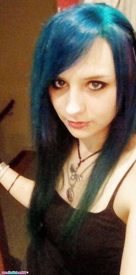22P Dyed Hair Girls