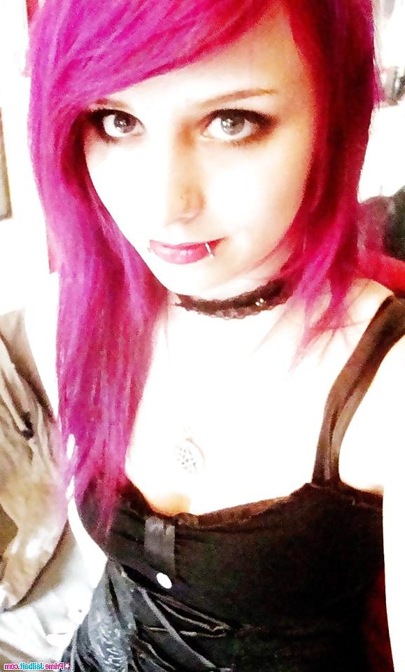 22P Dyed Hair Girls