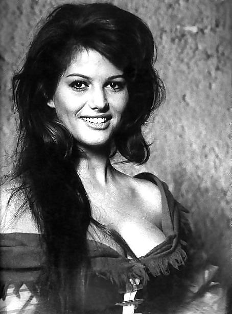 25P SEXY 6 PERFECT ITALIAN BEAUTIES - DESCRIPTION HAS THE NAMES