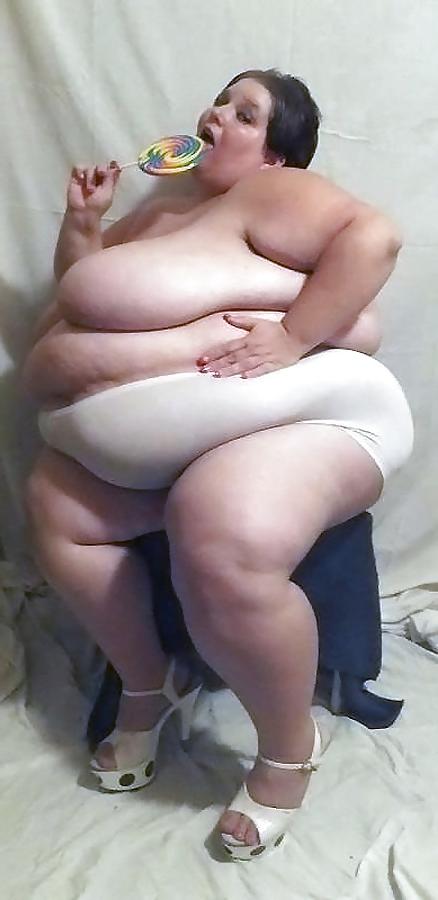 25P Chastity Bombshell