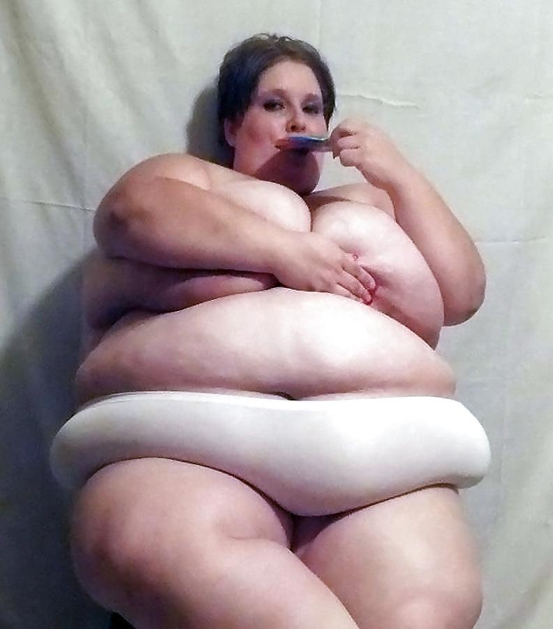 25P Chastity Bombshell
