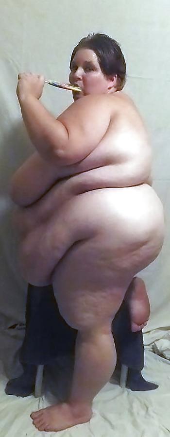 25P Chastity Bombshell