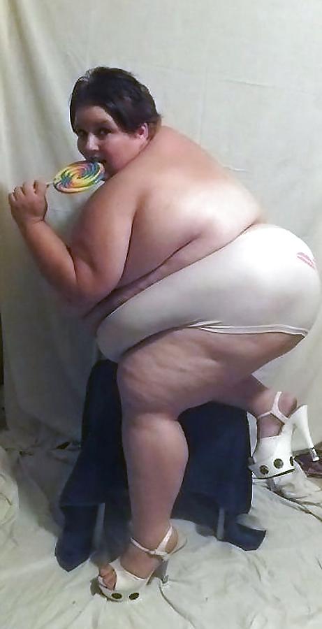 25P Chastity Bombshell