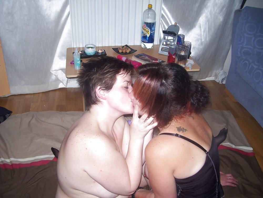 17P Dee and her lady friend