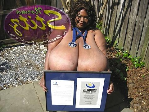 25P The Queen of TITS - Norma Stitz