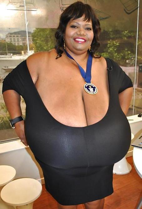 25P The Queen of TITS - Norma Stitz