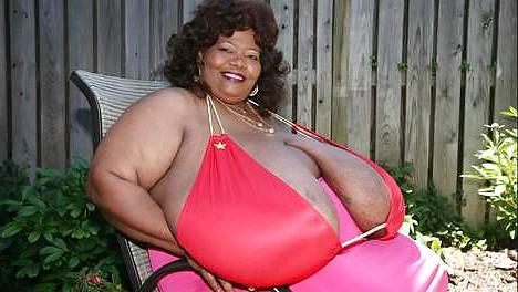25P The Queen of TITS - Norma Stitz