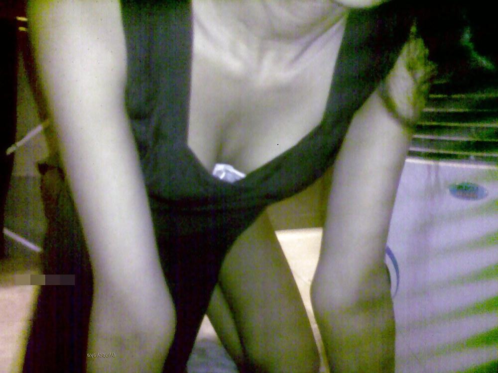 9P Mumbai wife fuck with hubby naked pictures at home