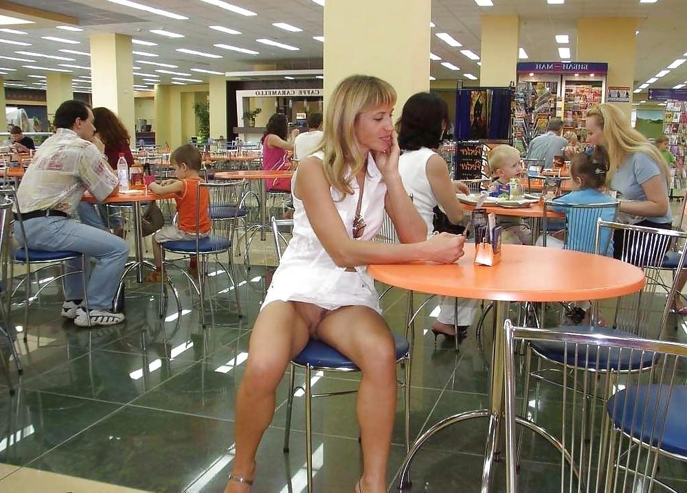 25P Upskirt At The Restaurant 2