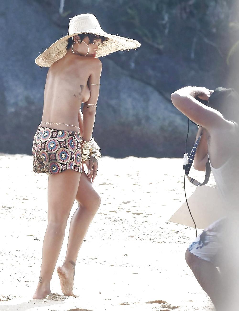 16P RIHANNA CAMELTOE - PRACTICALLY COMPLETE NAKED