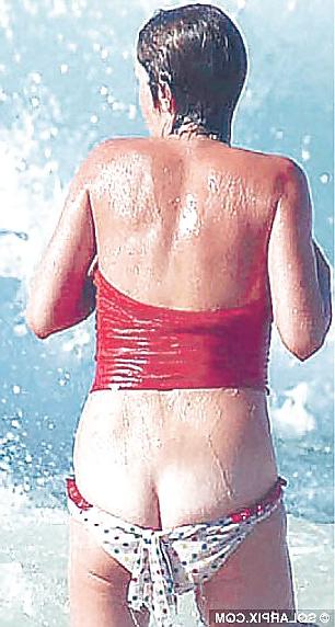 25P The power of waves. Bikini oops.