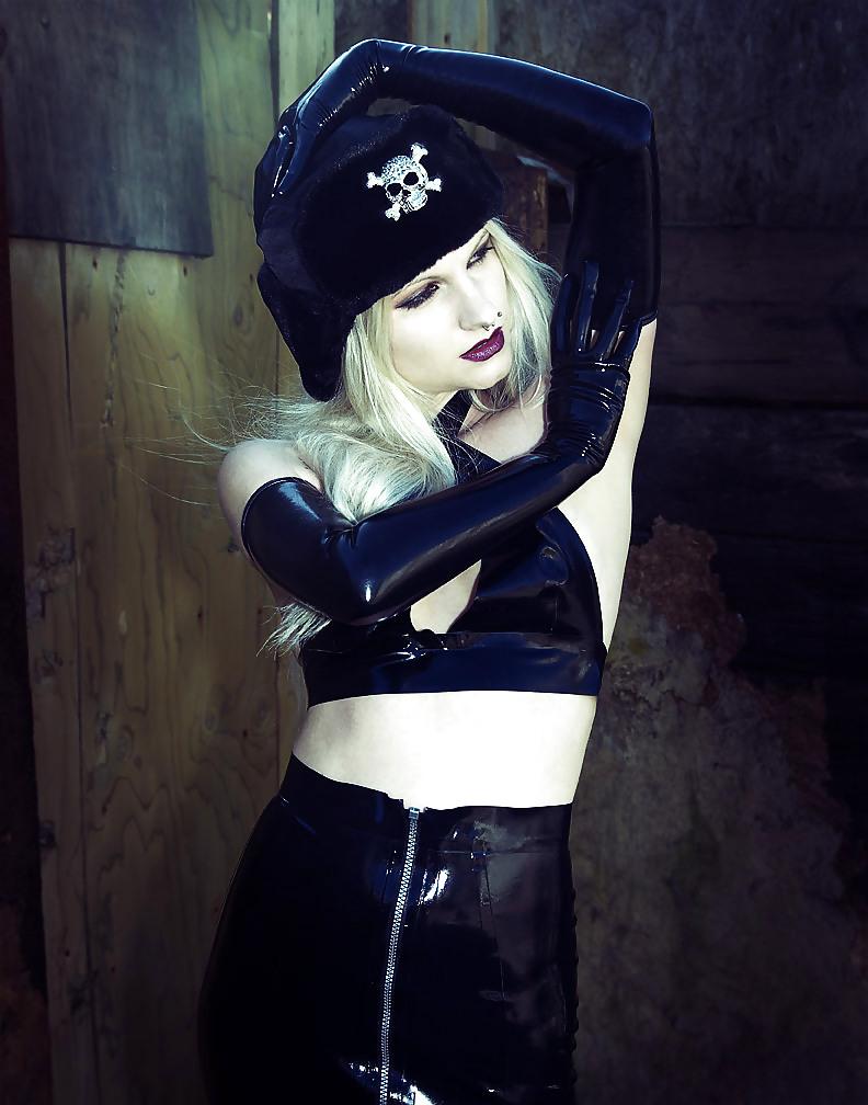 25P Jessis Latex Fetish