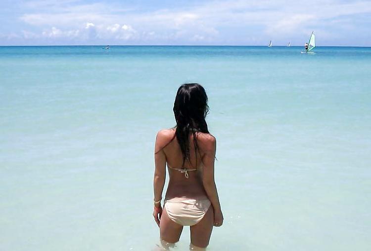 7P Asian cutie on holiday