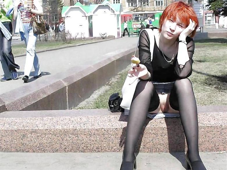 25P Up Skirt At The Park 5