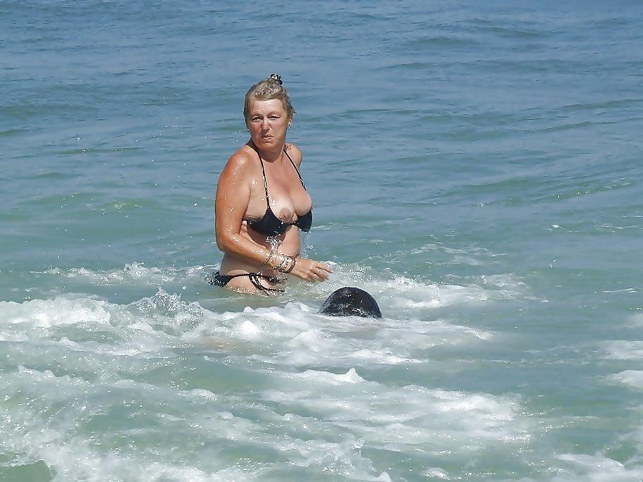 25P The Best 4 - downblouse, down blouse, nipple slip, nip slip
