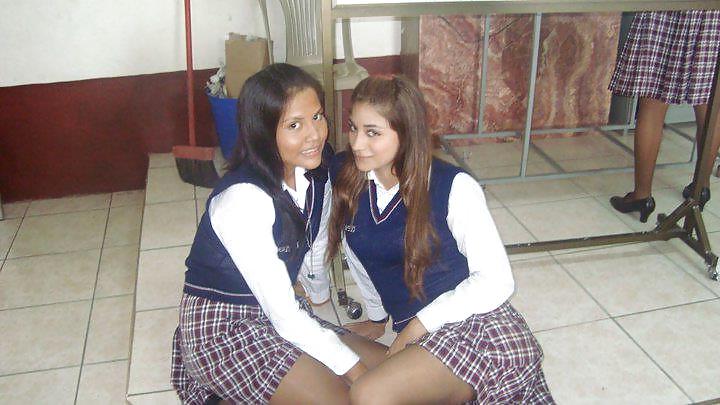 25P Pantyhose en la escuela latinas