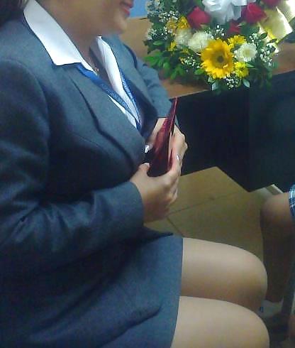 25P Pantyhose en la escuela latinas