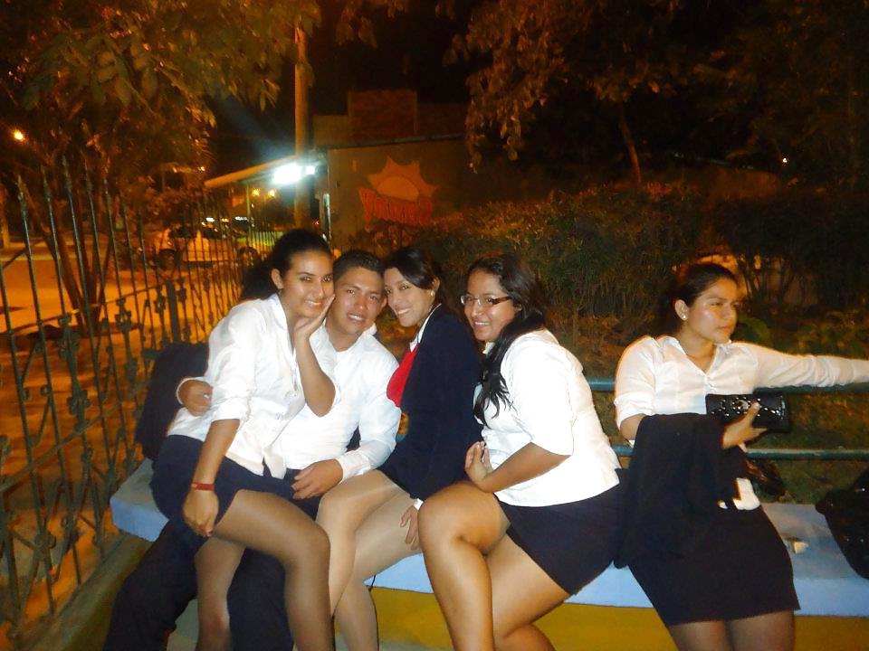 25P Pantyhose en la escuela latinas