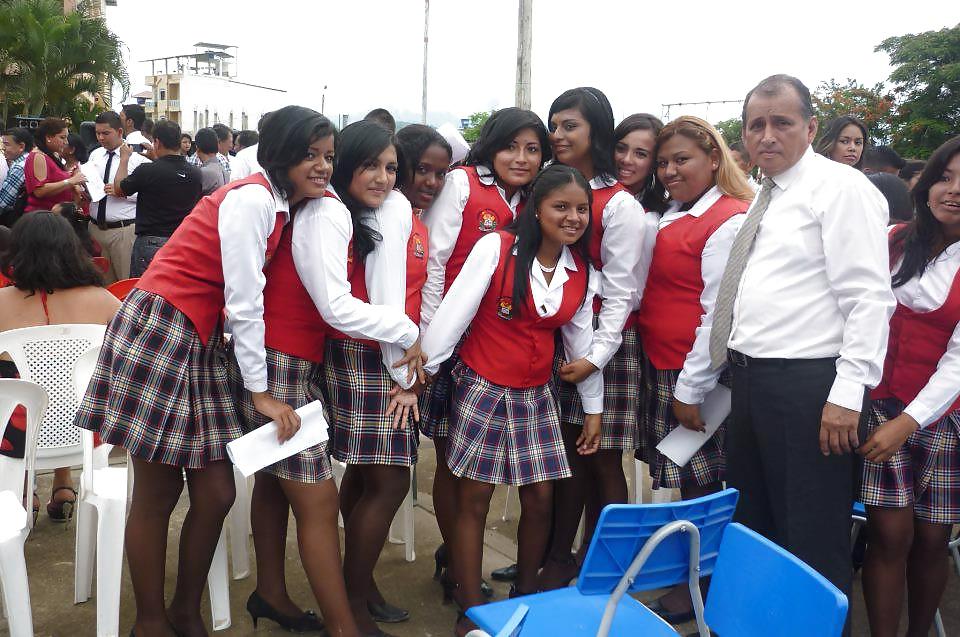 25P Pantyhose en la escuela latinas