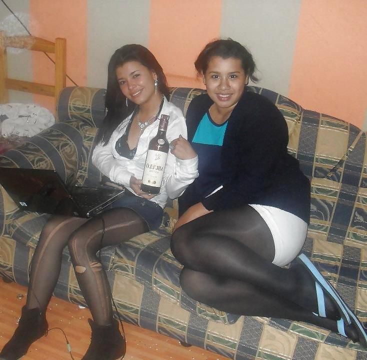 25P Pantyhose en la escuela latinas