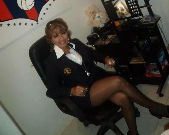 25P Pantyhose en la escuela latinas
