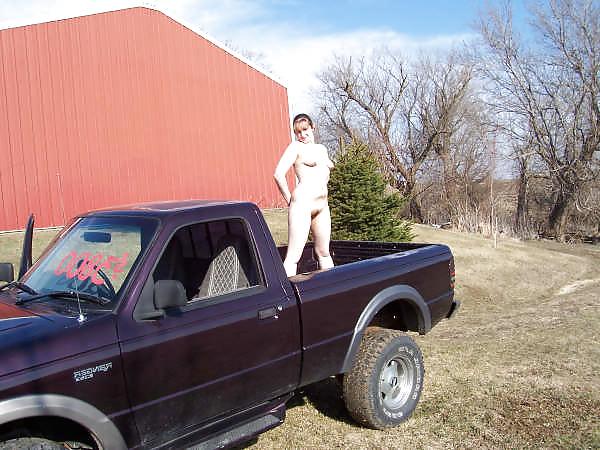 25P Redneck pawg honey
