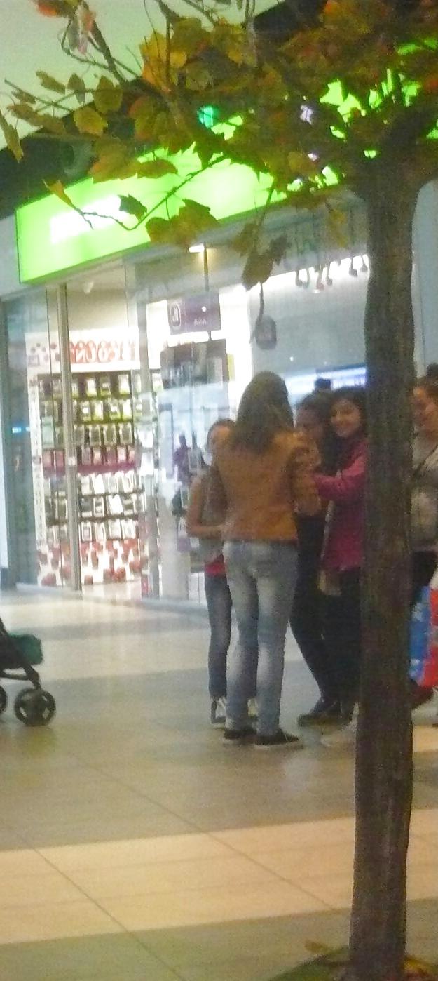 25P Spy mall and supermarket romanian