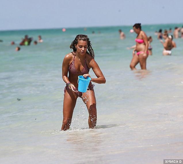 25P Sylvie van der Vaart - holiday in miami october 2013 