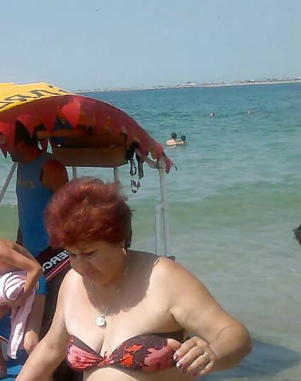 25P Sexy matures summer beach