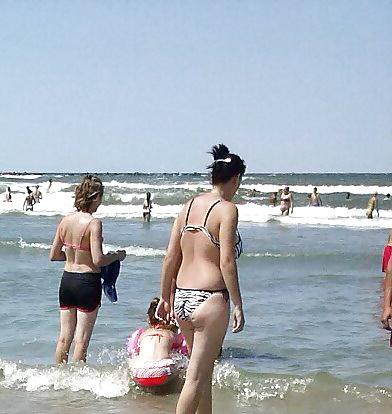 25P Sexy matures summer beach