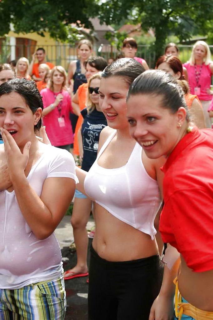 25P Wet t-shirt party 