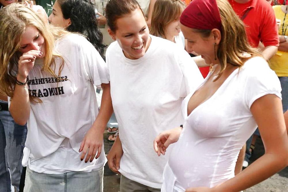25P Wet t-shirt party 