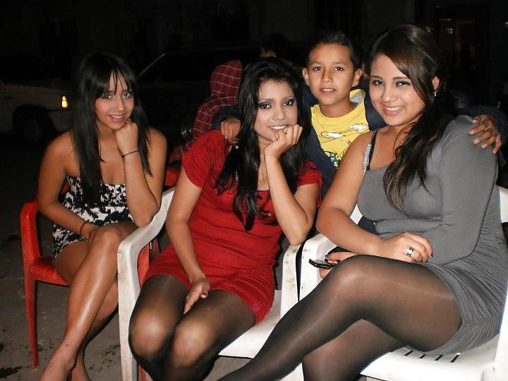 25P Mexicanitas amateurs in pantyhose and pantimedias