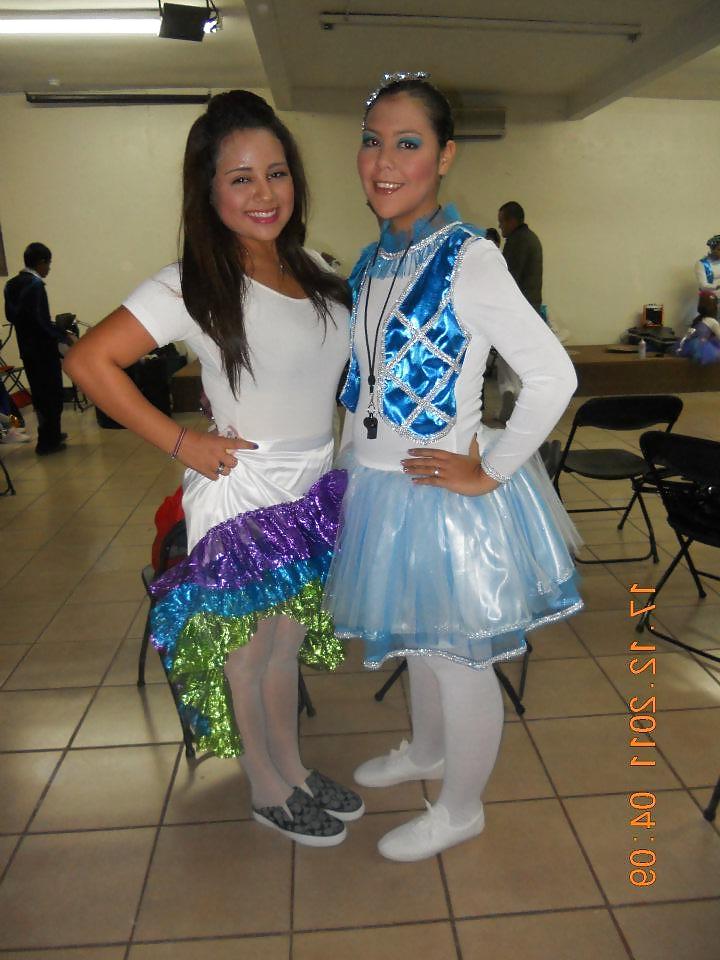 25P Mexicanitas amateurs in pantyhose and pantimedias