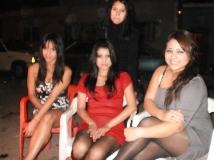 25P Mexicanitas amateurs in pantyhose and pantimedias