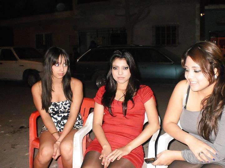 25P Mexicanitas amateurs in pantyhose and pantimedias