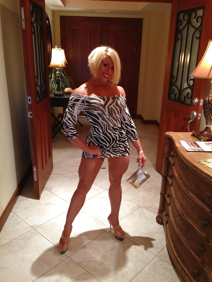 20P Dominant & Ballbusting Women 15