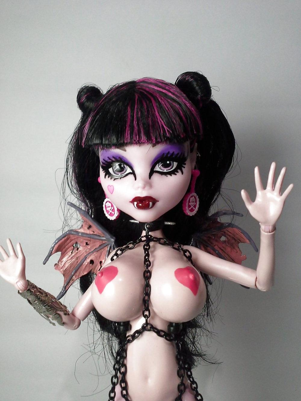 24P Busty Big Boob Monster High Dolls