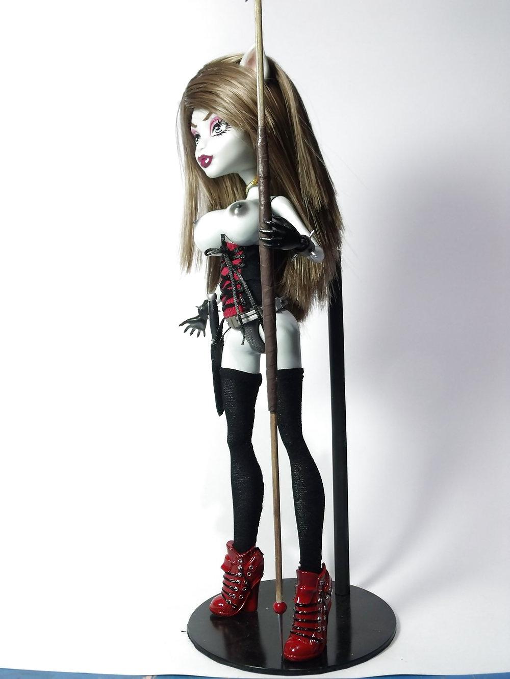 24P Busty Big Boob Monster High Dolls