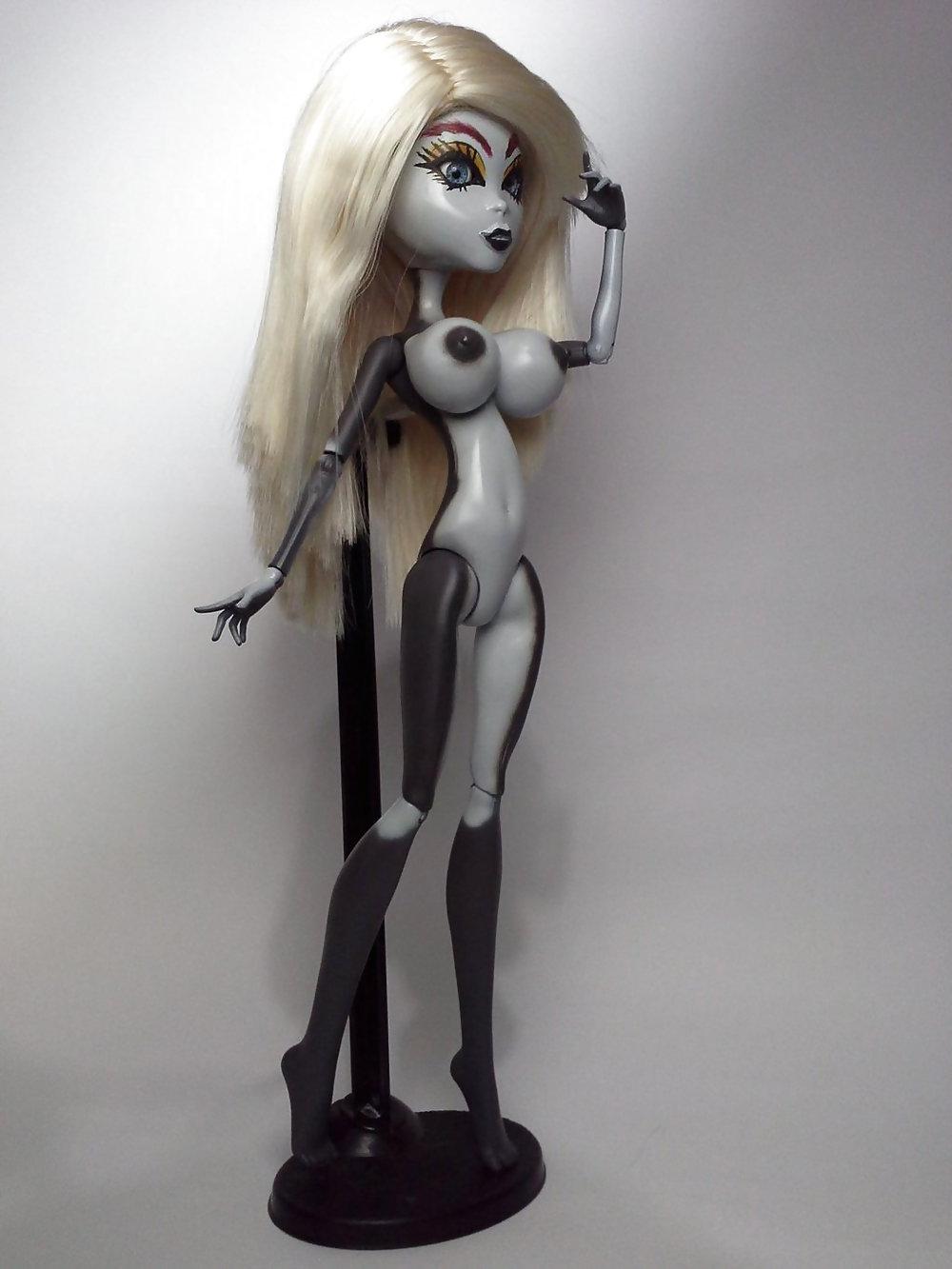 24P Busty Big Boob Monster High Dolls