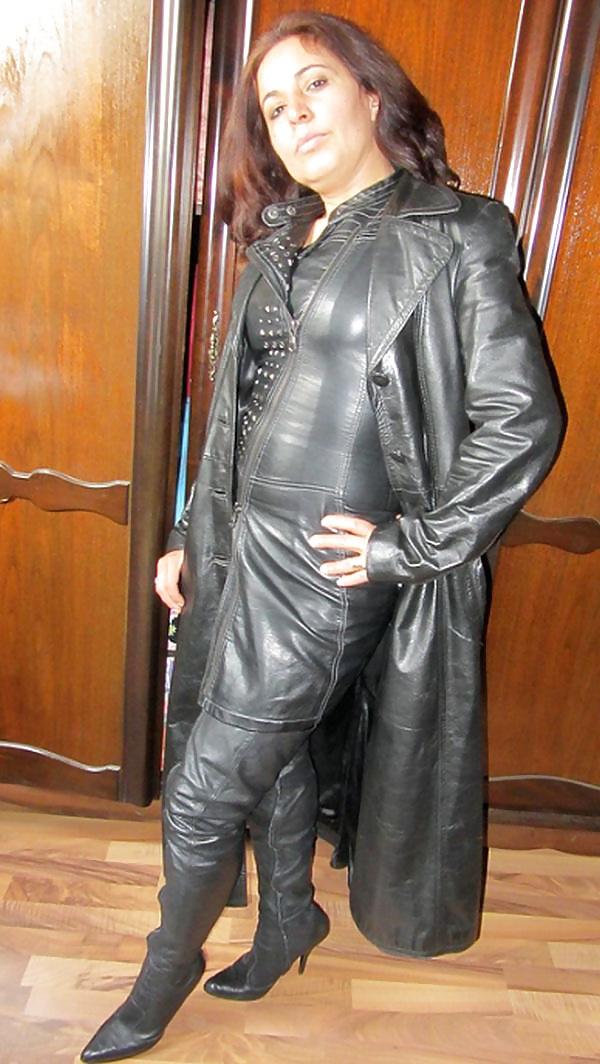 25P Full figured Dommes i want to serve - 2