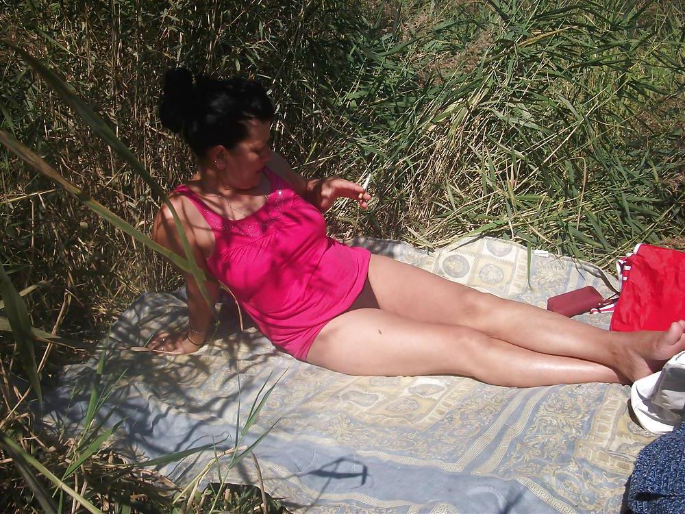 12P Spy picnic and fishing old + young romanian